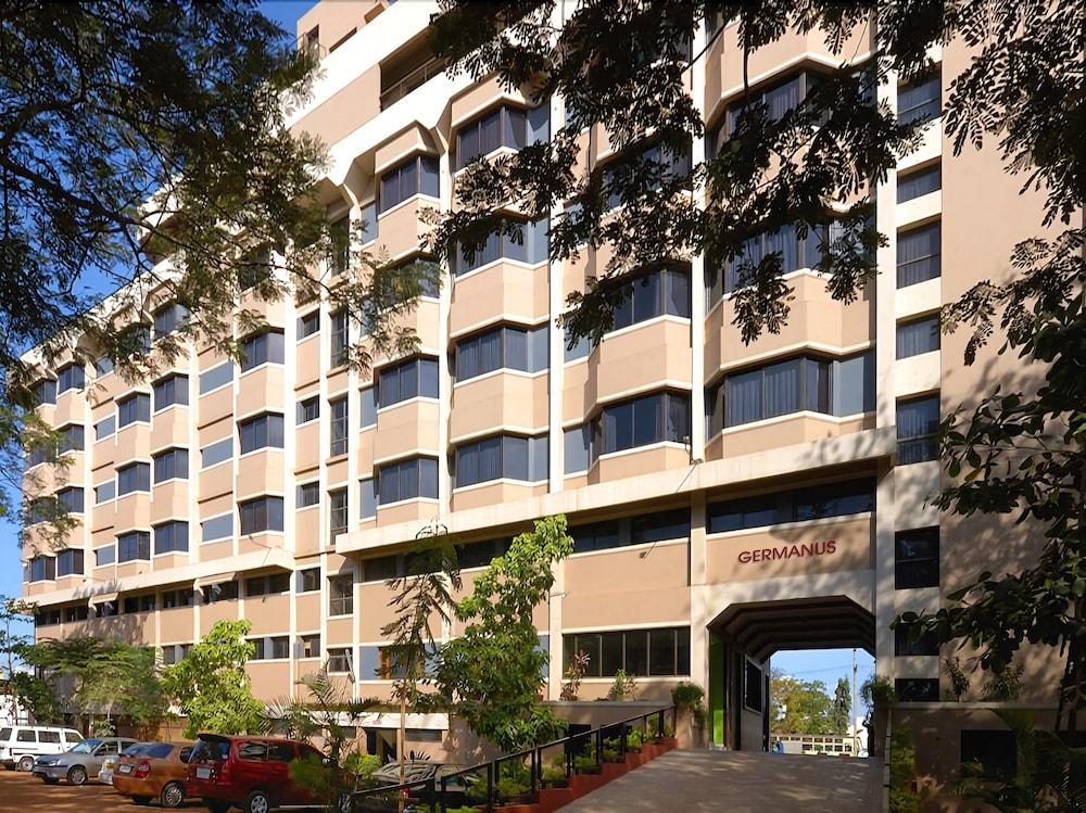 Hotel Germanus Maduraj Zewnętrze zdjęcie