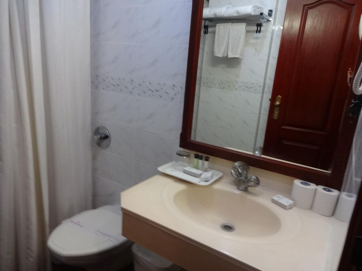 Hotel Germanus Maduraj Zewnętrze zdjęcie